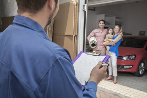Hornchurch local removals team handling residential moving access
