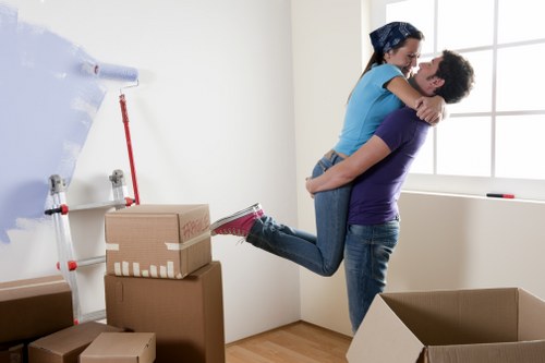 Removal vehicle and packing support for Hornchurch customers